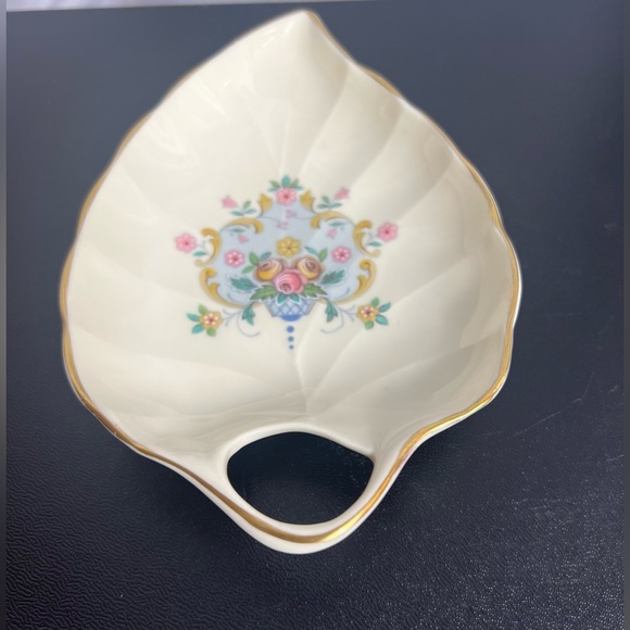 Royal Doulton Other - Vintage Royal Doulton "Juliet" Trinket Leaf Dish Fine English Bone 1981